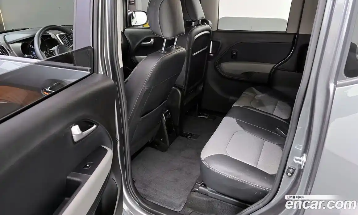 Kia Ray 2022 1.0 Автомат в Москве № 116014, фото 4