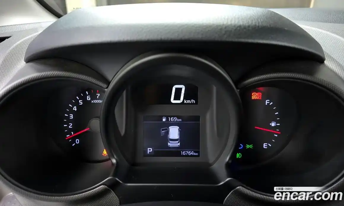 Kia Ray 2022 1.0 Автомат в Москве № 116014, фото 6