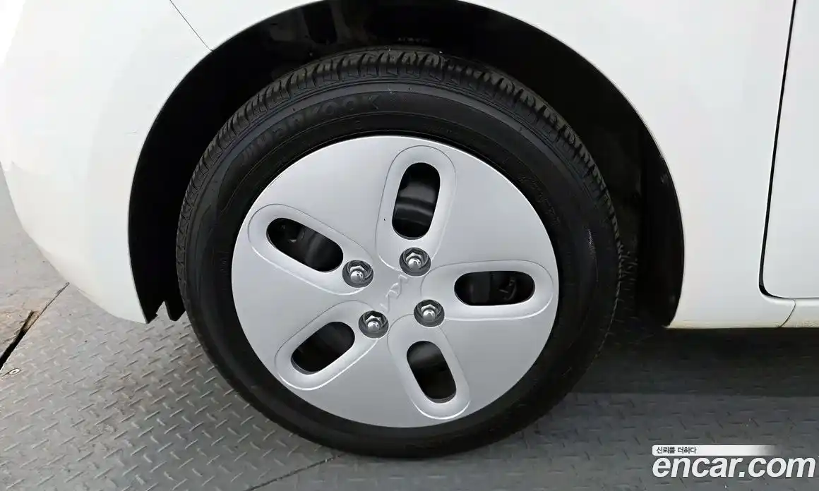 Kia Ray 2022 1.0 Автомат в Москве № 120720, фото 19