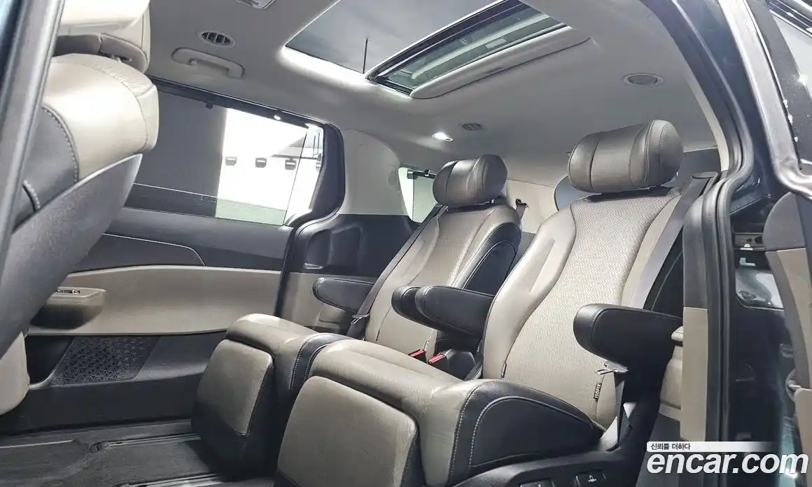 Kia Canival 2024 2.2 Автомат в Москве № 121258, фото 4