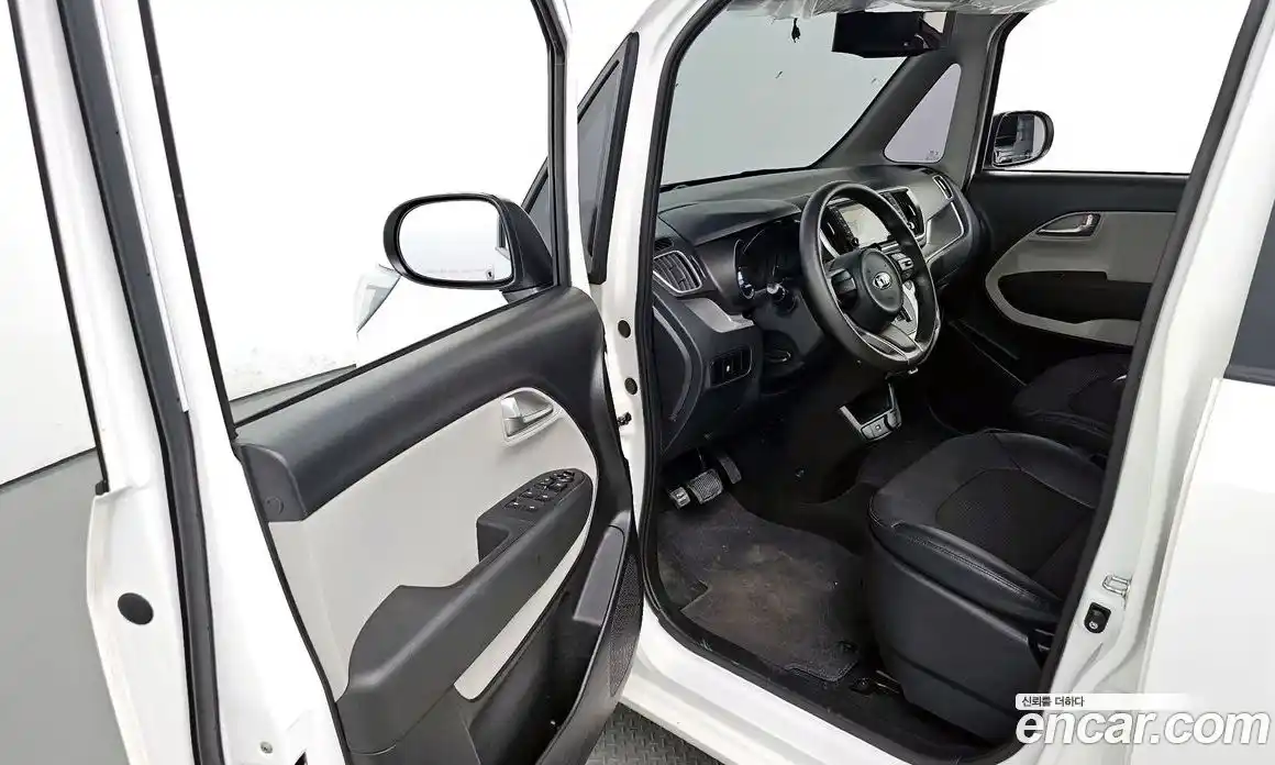 Kia Ray 2021 1.0 Автомат в Москве № 121755, фото 10