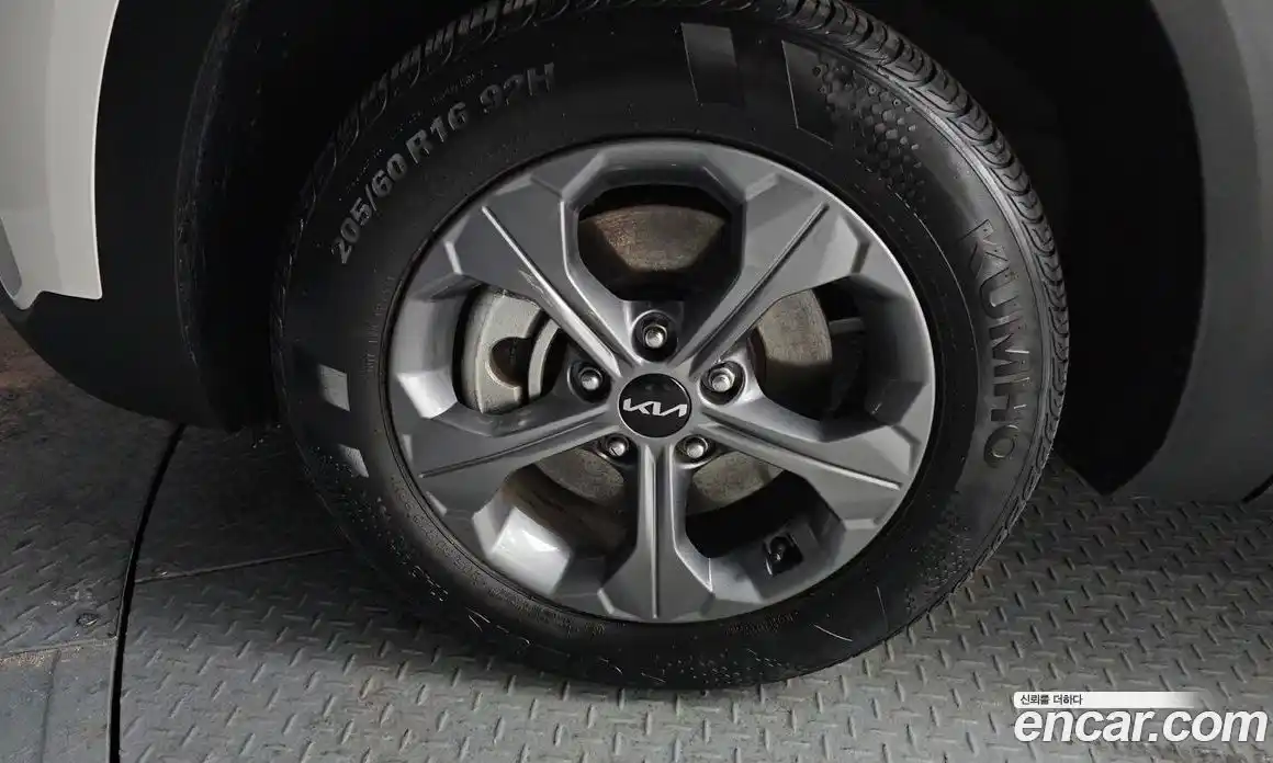 Kia Seltos 2023 1.6 Автомат в Москве № 123899, фото 11