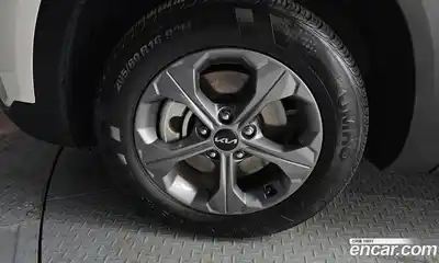 Kia Seltos 2023 1.6 Автомат в Москве № 123899, миниатюра 11