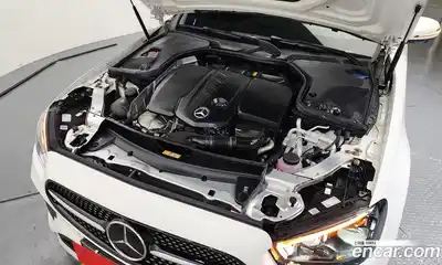 Mercedes-Benz E-Class 2023 1.9 Автомат в Москве № 139810, миниатюра 3