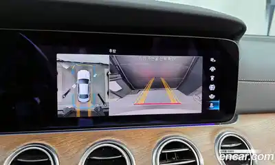 Mercedes-Benz E-Class 2021 2.0 Автомат в Москве № 161137, миниатюра 3