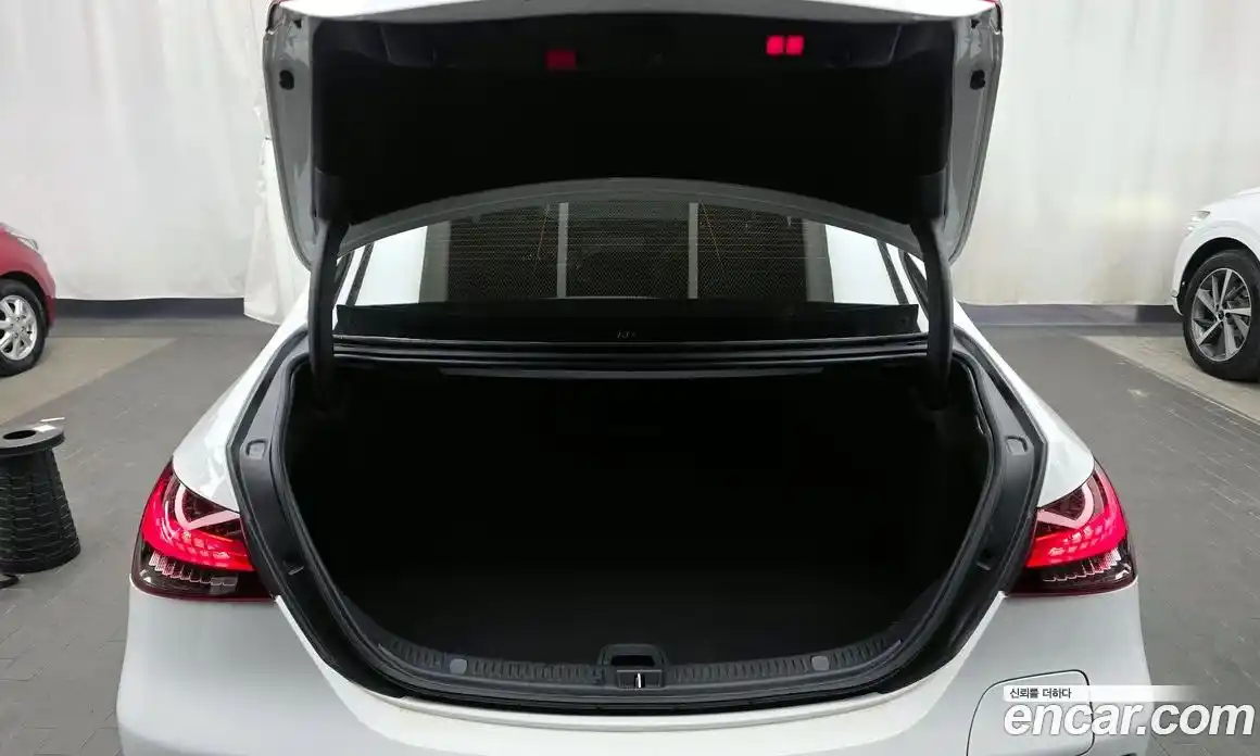 Mercedes-Benz E-Class 2021 2.0 Автомат в Москве № 161137, фото 7