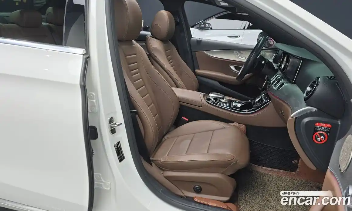 Mercedes-Benz E-Class 2019 2.0 Автомат в Москве № 161430, фото 17