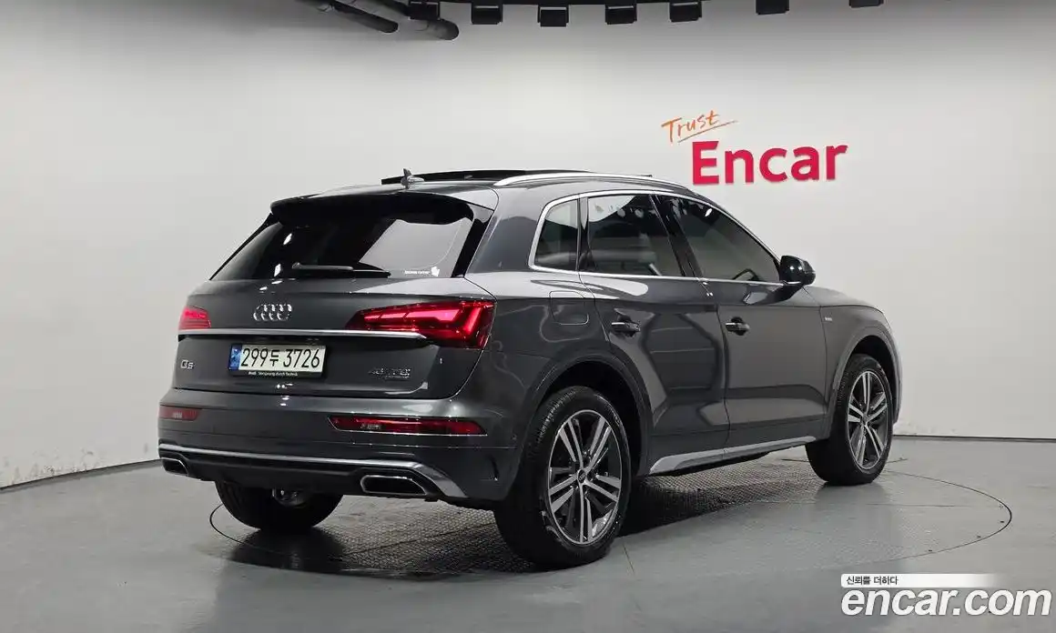 Audi Q5 2021 2.0 Автомат в Москве № 162531, фото 1