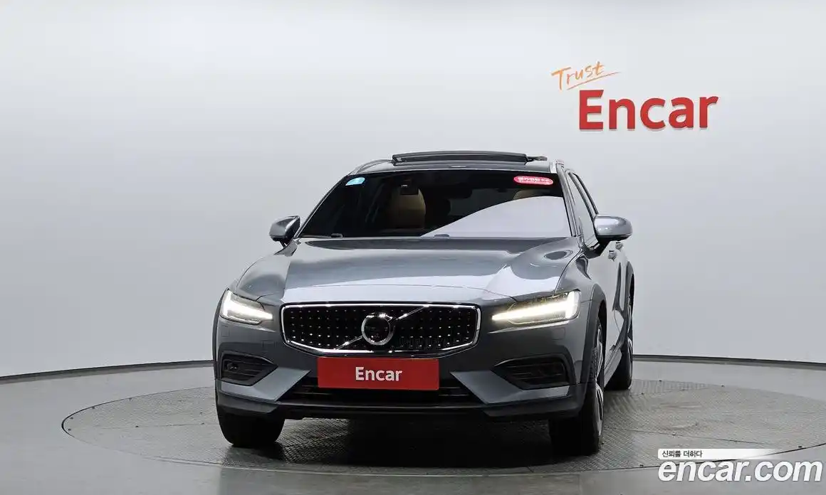 Volvo V60 2021 2.0 Автомат в Москве № 164452, фото 17