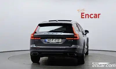 Volvo V60 2021 2.0 Автомат в Москве № 164452, миниатюра 3