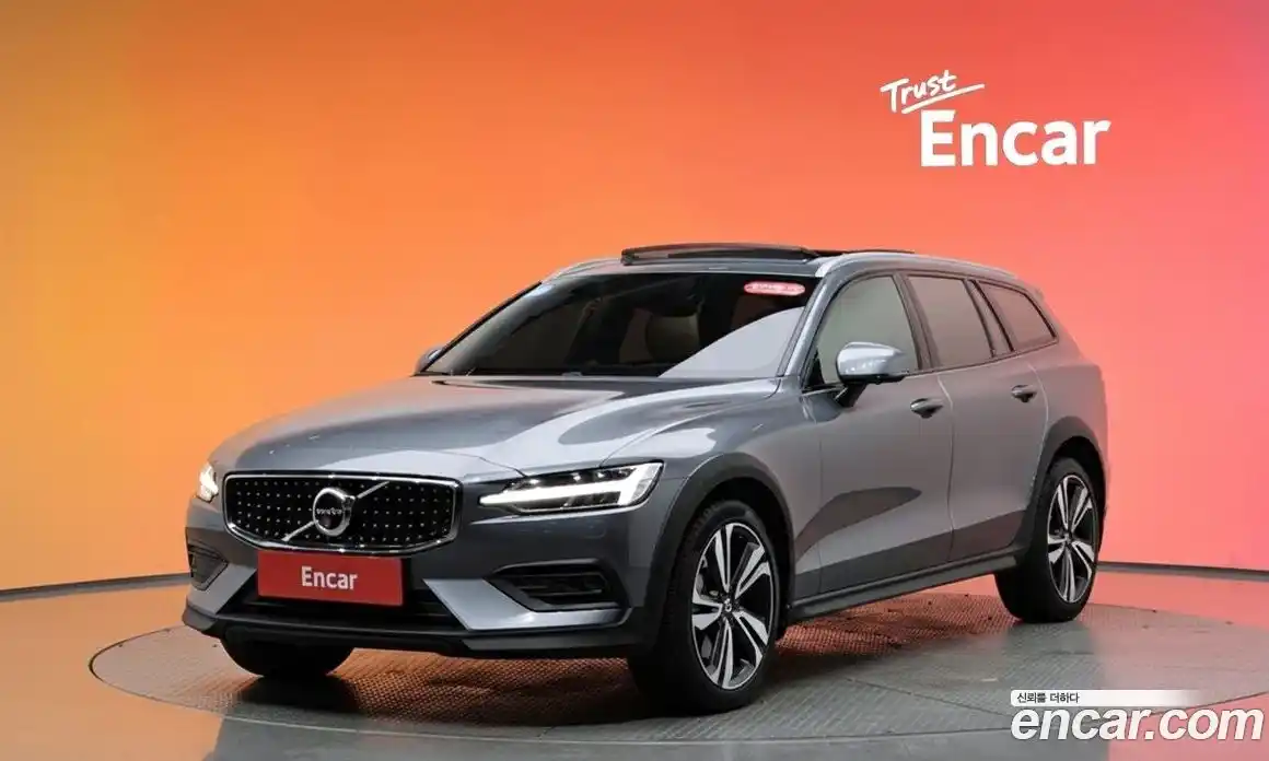 Volvo V60 2021 2.0 Автомат в Москве № 164452, фото 4