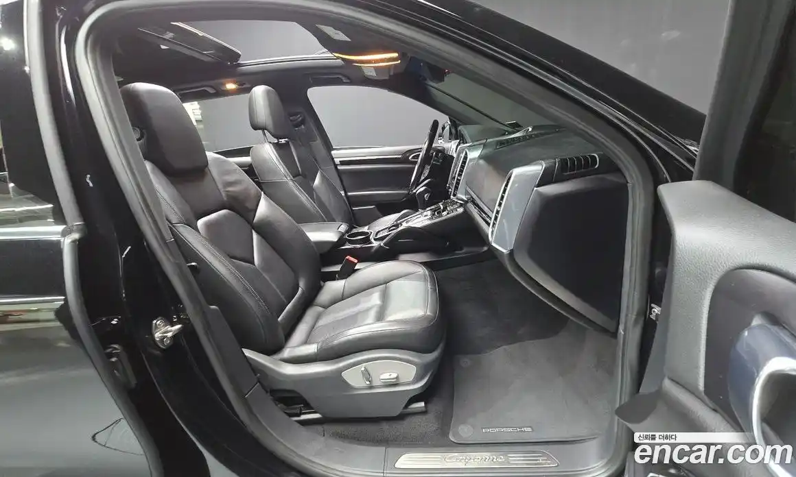 Porsche Cayenne 2018 3.6 Автомат в Москве № 165445, фото 14