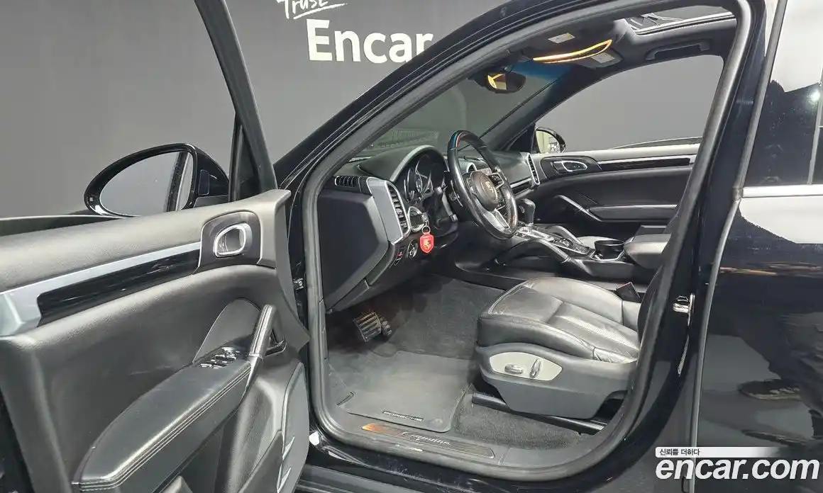 Porsche Cayenne 2018 3.6 Автомат в Москве № 165445, фото 19