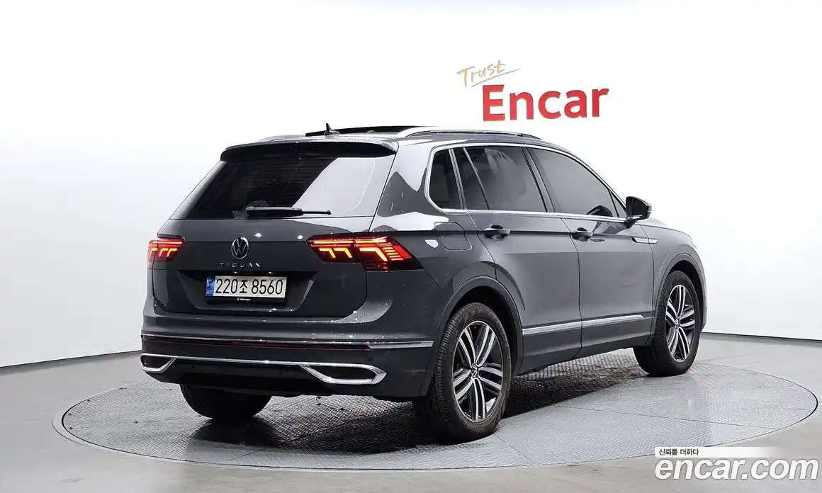 Volkswagen Tiguan 2023 2.0 Автомат в Москве № 168634, фото 19