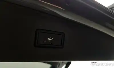 Volkswagen Tiguan 2023 2.0 Автомат в Москве № 168634, миниатюра 3