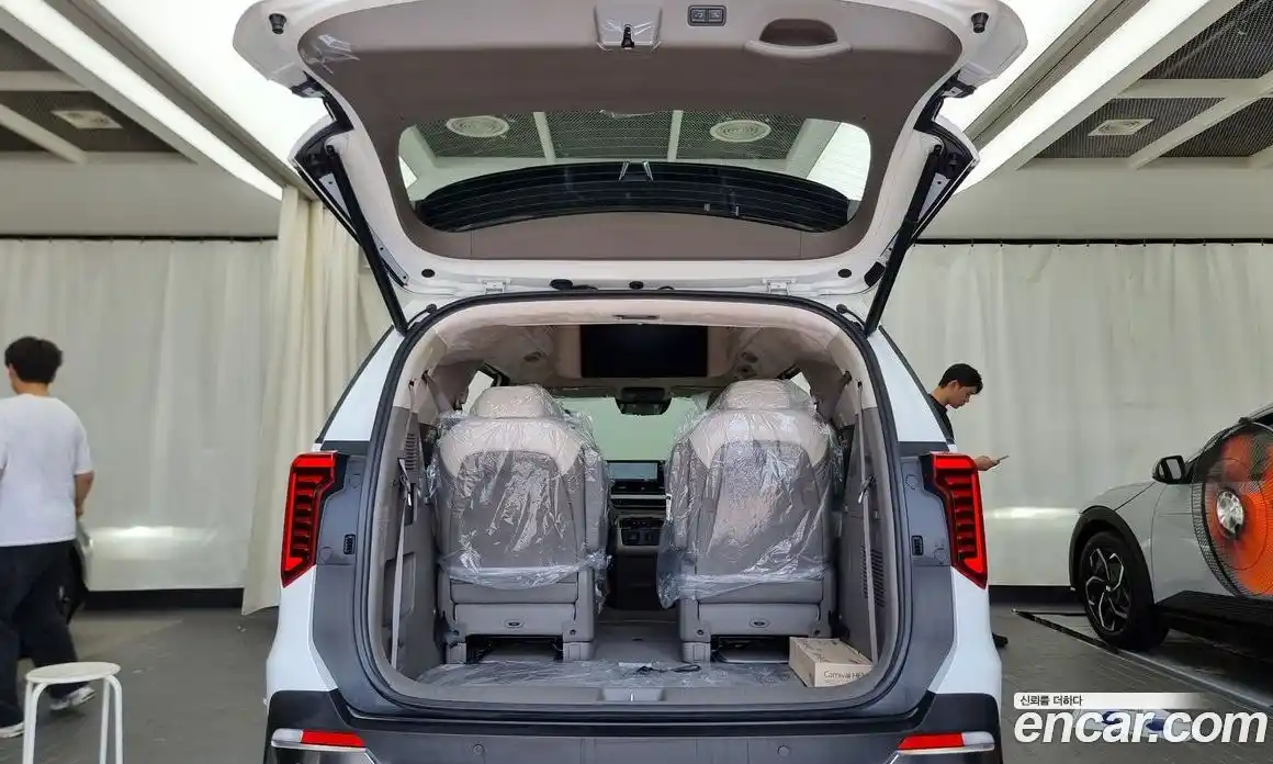 Kia Canival 2024 1.6 Автомат в Москве № 16941, фото 6