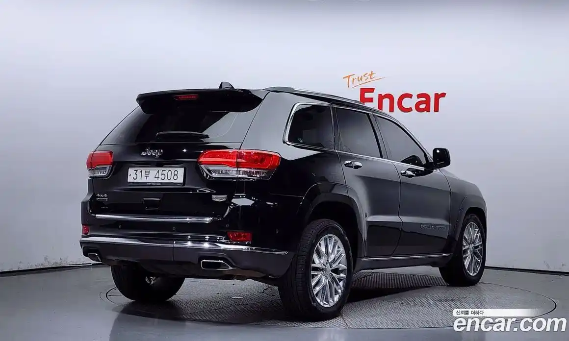 Jeep Cherokee 2018 3.0 Автомат в Москве № 169796, фото 11