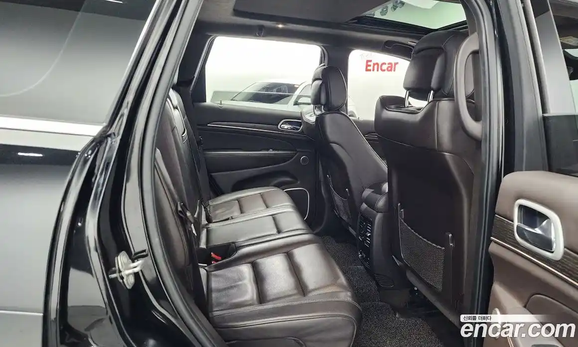 Jeep Cherokee 2018 3.0 Автомат в Москве № 169796, фото 16