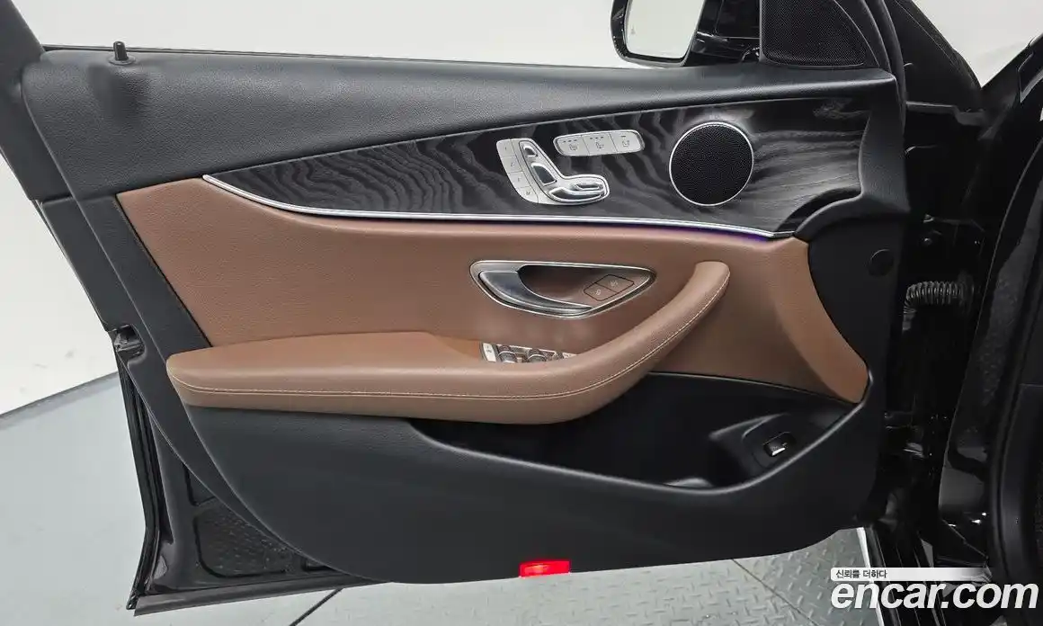 Mercedes-Benz E-Class 2017 2.0 Автомат в Москве № 178917, фото 18