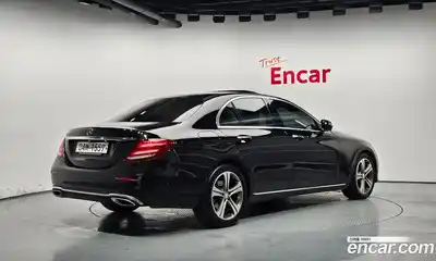 Mercedes-Benz E-Class 2017 2.0 Автомат в Москве № 178917, миниатюра 3