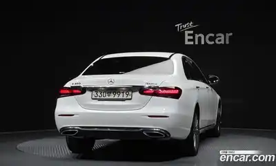 Mercedes-Benz E-Class 2023 2.0 Автомат в Москве № 180313, миниатюра 2