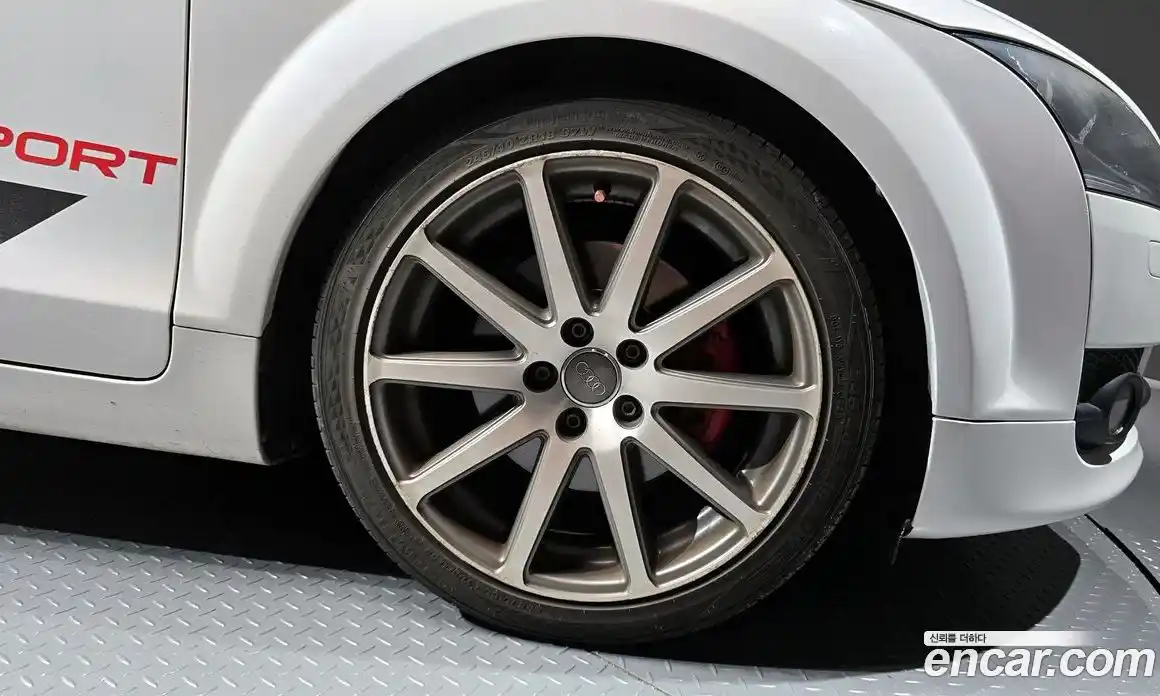 Audi TT 2008 2.0 Автомат в Москве № 183402, фото 14