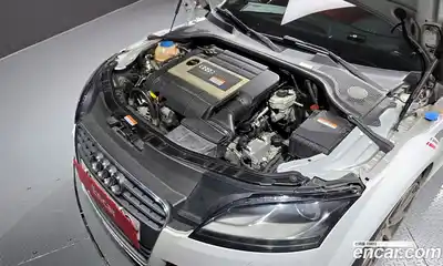 Audi TT 2008 2.0 Автомат в Москве № 183402, миниатюра 2