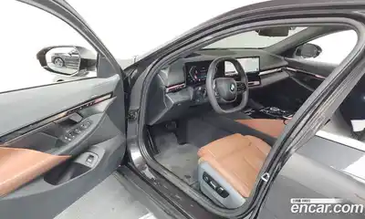 BMW 5-Series 2024 2.0 Автомат в Москве № 188698, миниатюра 12