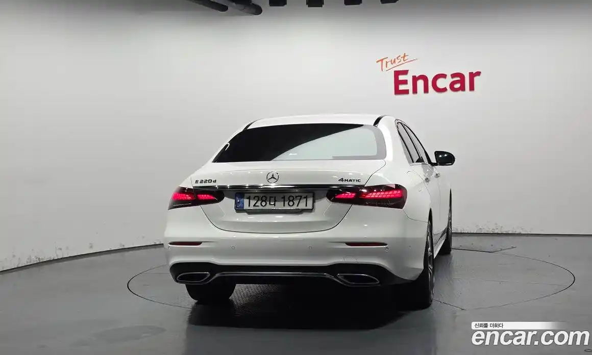 Mercedes-Benz E-Class 2021 1.9 Автомат в Москве № 192234, фото 13