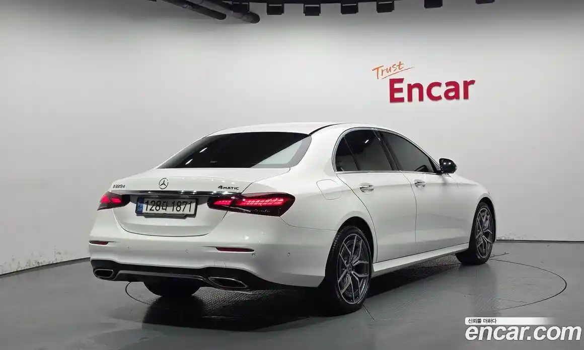 Mercedes-Benz E-Class 2021 1.9 Автомат в Москве № 192234, фото 19