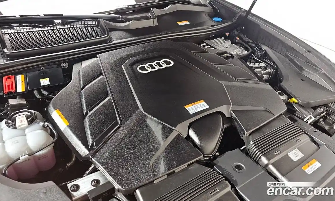 Audi Q8 2023 3.0 Автомат в Москве № 196187, фото 3