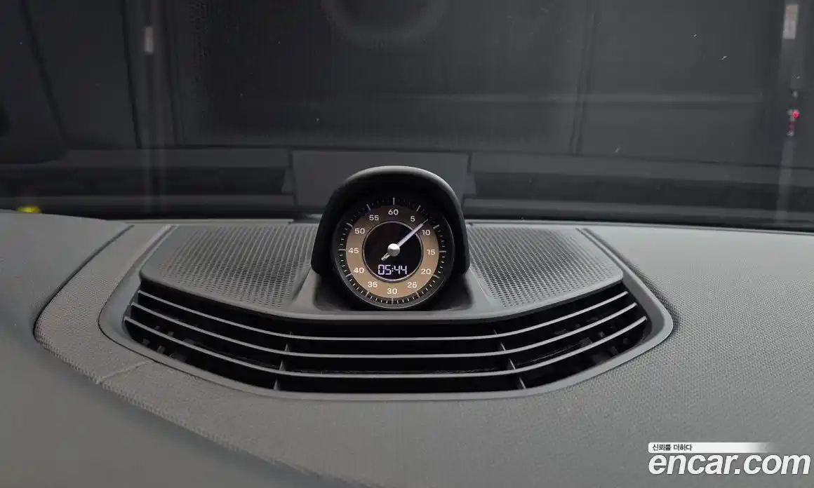 Porsche Taycan 2022 0.1 Автомат в Москве № 197196, фото 11