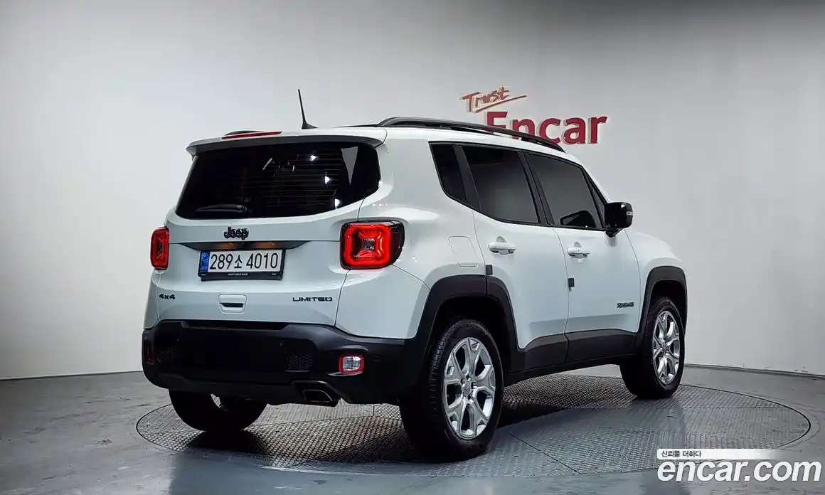 Jeep Renegade 2021 2.4 Автомат в Москве № 199439, фото 3