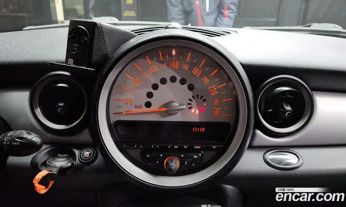 Mini Cooper 2011 1.6 Автомат в Москве № 200038, фото 1