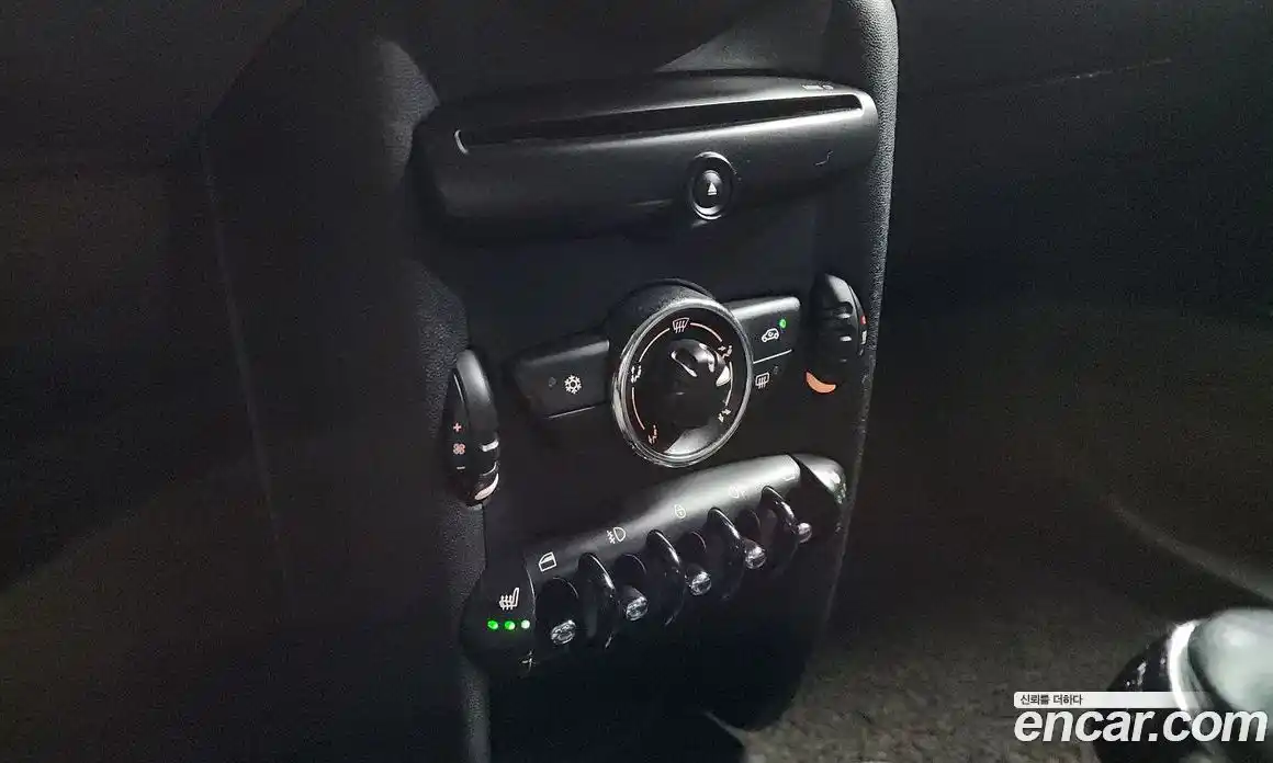 Mini Cooper 2011 1.6 Автомат в Москве № 200038, фото 13