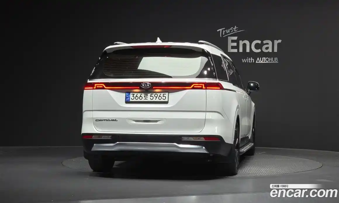 Kia Canival 2021 2.2 Автомат в Москве № 20085, фото 14