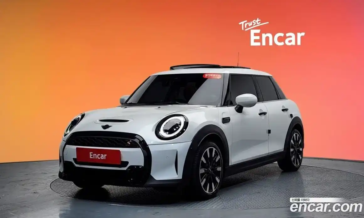 Mini Cooper 2023 2.0 Автомат в Москве № 205080, фото 15