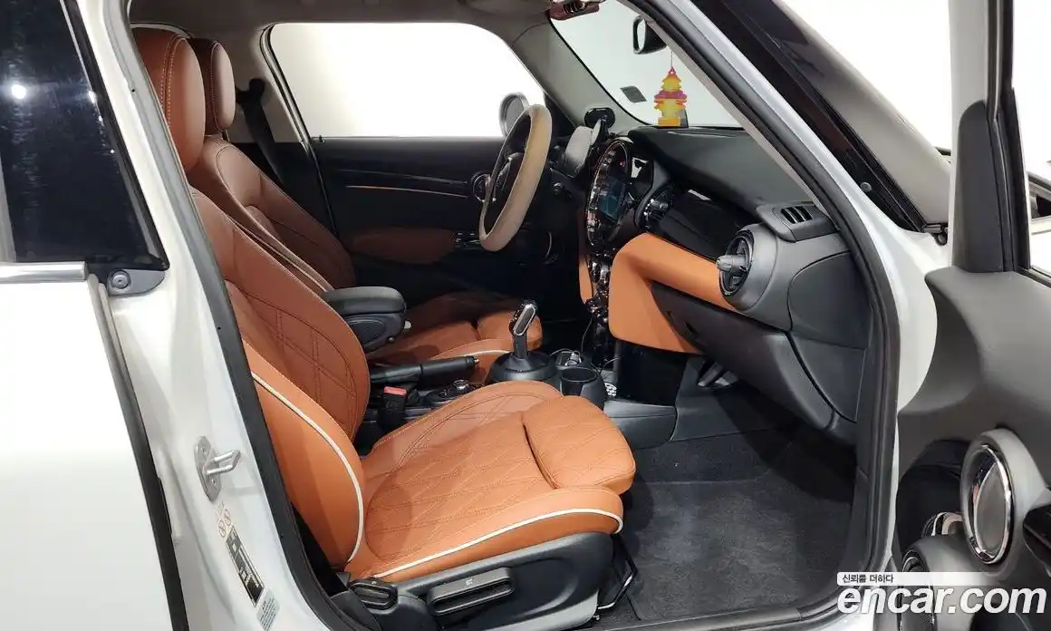 Mini Cooper 2023 2.0 Автомат в Москве № 205080, фото 19