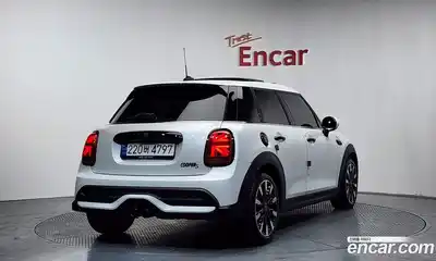 Mini Cooper 2023 2.0 Автомат в Москве № 205080, миниатюра 4