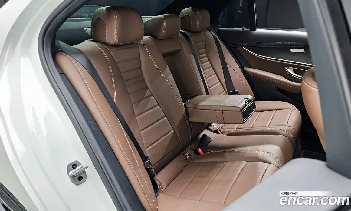 Mercedes-Benz E-Class 2023 2.0 Автомат в Москве № 206649, фото 14