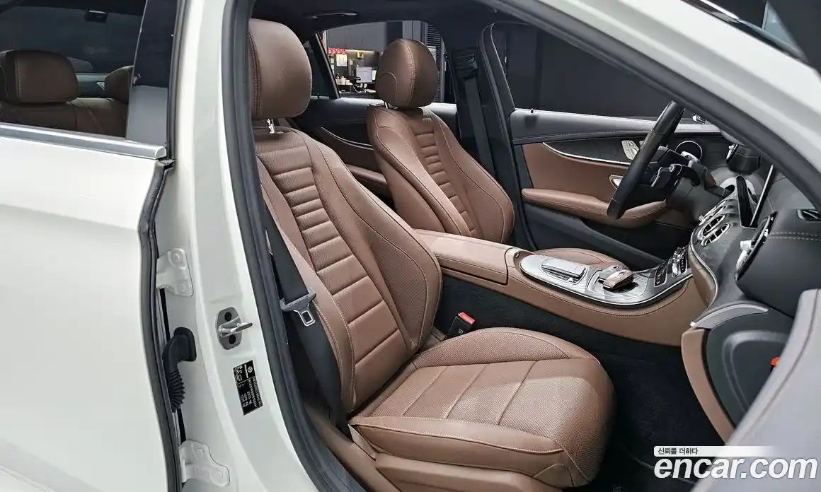 Mercedes-Benz E-Class 2023 2.0 Автомат в Москве № 206649, фото 19