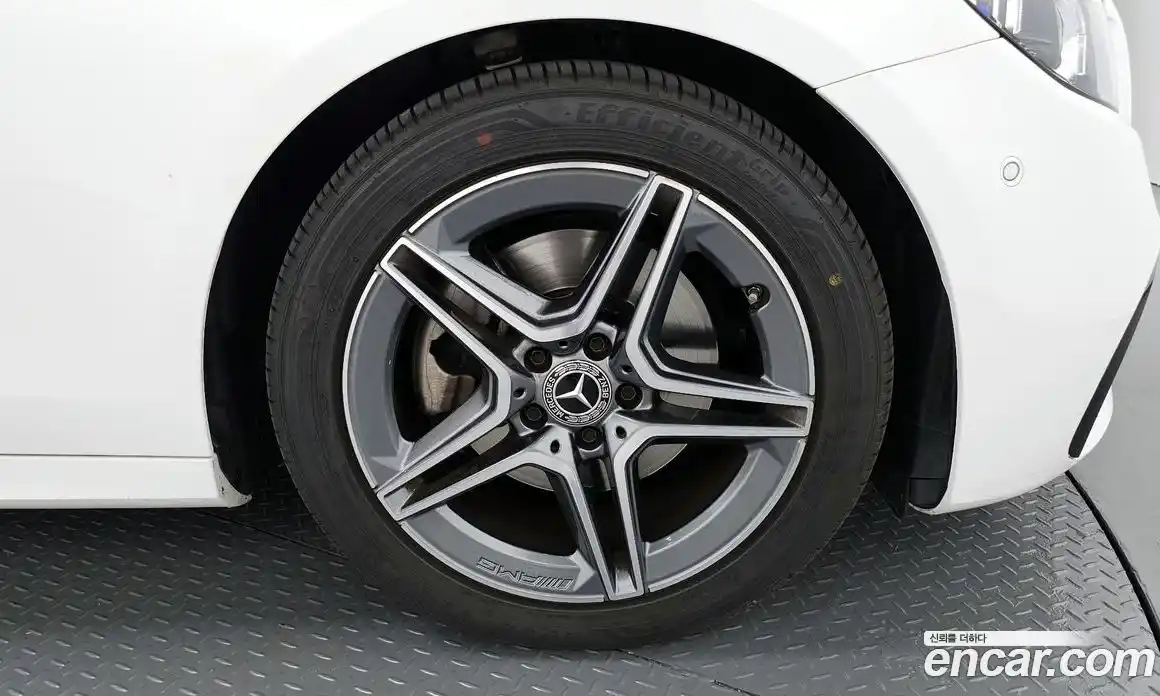 Mercedes-Benz E-Class 2023 2.0 Автомат в Москве № 206649, фото 9