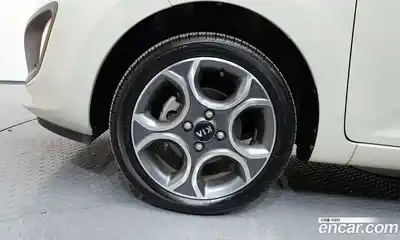 Kia Morning 2012 1.0 Автомат в Москве № 20694, миниатюра 5