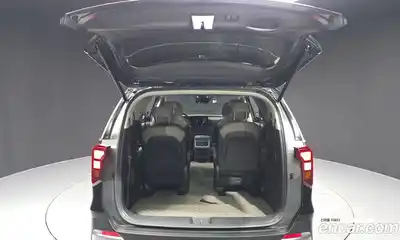 Kia Canival 2025 1.6 Автомат в Москве № 22446, миниатюра 3