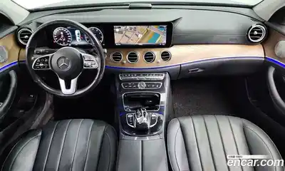 Mercedes-Benz E-Class 2020 2.0 Автомат в Москве № 224682, миниатюра 3