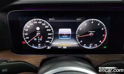 Mercedes-Benz E-Class 2020 2.0 Автомат в Москве № 224682, миниатюра 4