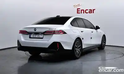BMW 5-Series 2025 2.0 Автомат в Москве № 227744, миниатюра 2