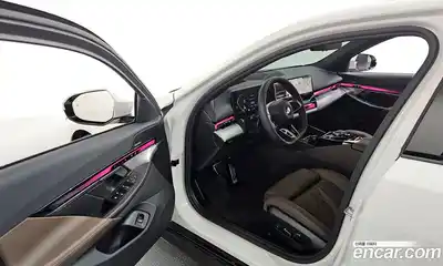 BMW 5-Series 2025 2.0 Автомат в Москве № 227744, миниатюра 6