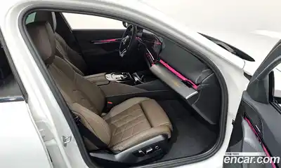 BMW 5-Series 2025 2.0 Автомат в Москве № 227744, миниатюра 8