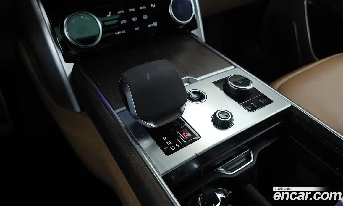 Land Rover Range-Rover 2023 4.4 Автомат в Москве № 231284, фото 20